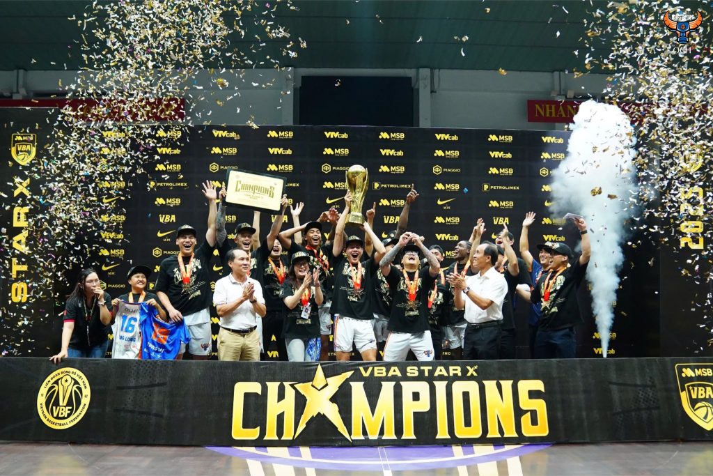 Hanoi Buffaloes lần đầu vô địch VBA