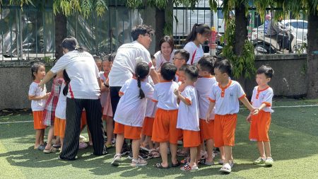 Có nên cho con tham gia các hoạt động team building không ?