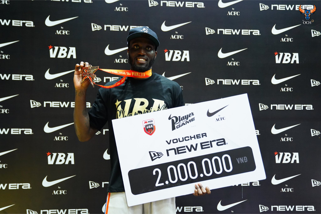Tamyrik Fields, tay ghi điểm chủ lực của Hanoi Buffaloes, là chủ nhân danh hiệu Player of the game và Finals MVP 
