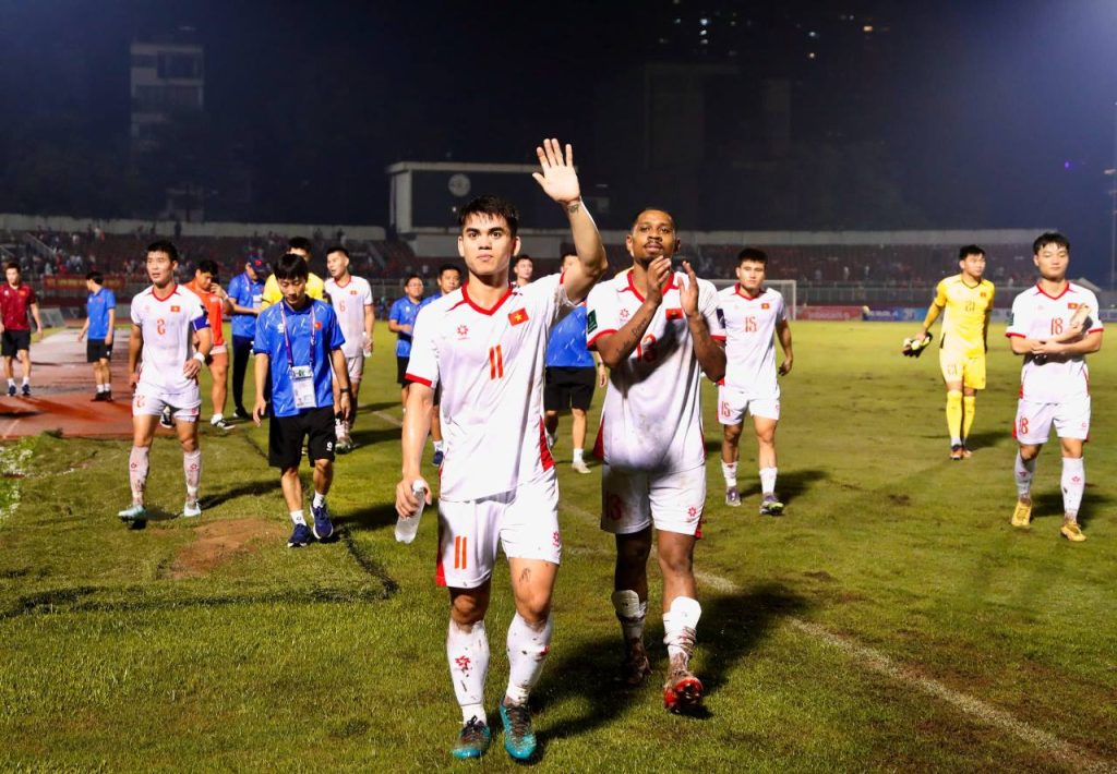 Đội tuyển Việt Nam giành trọn 3 điểm sau chiến thắng đầy “sự lo lắng” trước Nepal. Ảnh : VFF