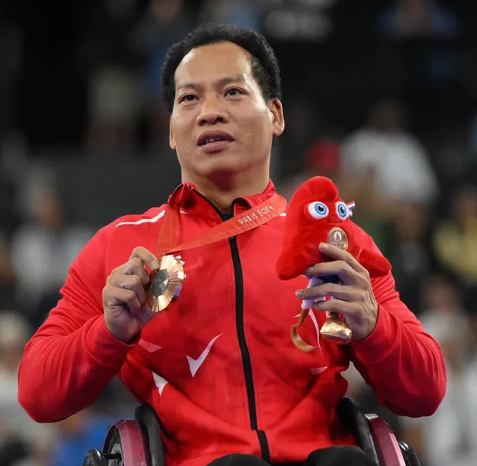 VĐV Người Khuyết Tật, lực sĩ Lê Văn Công. Ảnh : PARALYMPIC